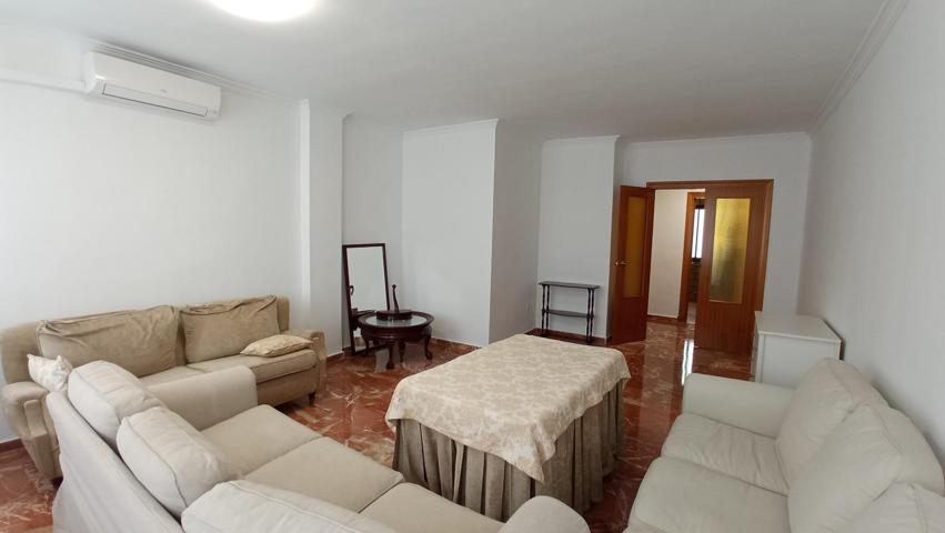 GRAN PISO DE 4 DORMTORIOS CON GARAJE Y ASCENSOR CON O SIN MUEBLES photo 0
