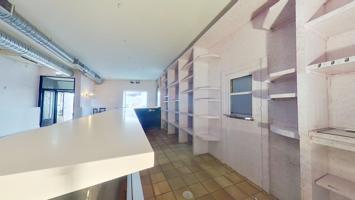 LOCAL COMERCIAL EN TORREJÓN DE LA CALZADA photo 0