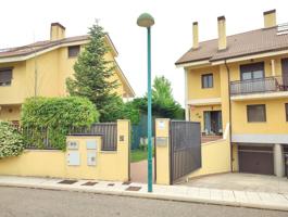 CHALET ADOSADO EN VENTA photo 0