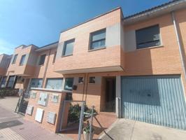 CHALET ADOSADO EN VENTA photo 0