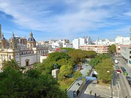 Piso en la Avenida principal de Cádiz photo 0