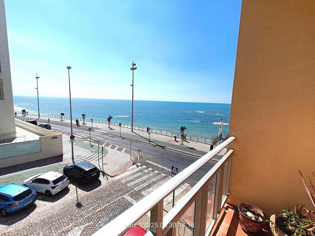Amplio Piso en Alquiler con Vistas al Paseo Marítimo de Cádiz photo 0