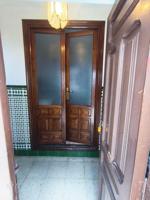 SE VENDE AMPLIA CASA CON BUHARDILLA EN CAZALLA DE LA SIERRA photo 0