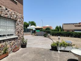 EXCLUSIVO CHALET INDEPENDIENTE  CON PARCELA DE 1.166M2 photo 0