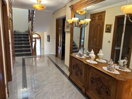 EXCLUSIVO CHALET SEÑORIAL photo 0