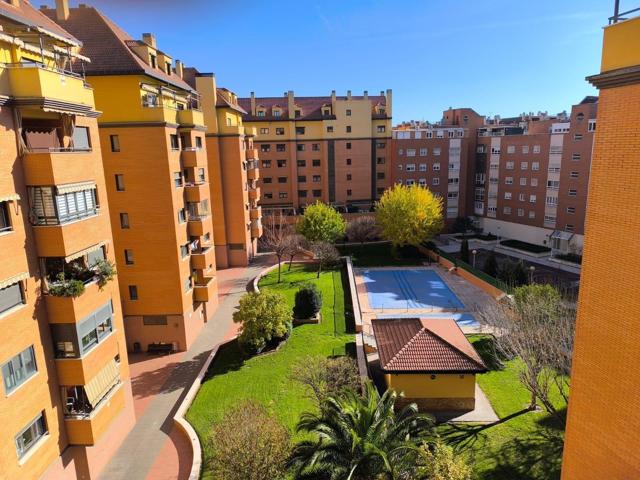 SE VENDE PISO. 4 HABITACIONES. PISCINA. GARAJE TRASTERO photo 0