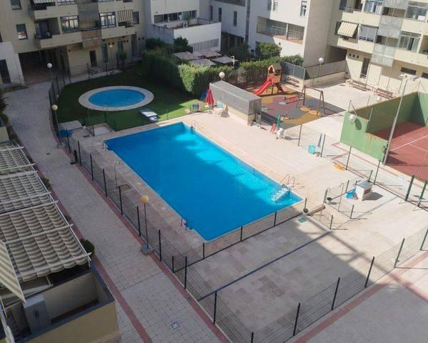 PRECIOSO PISO INTEGRAMENTE REFORMADO DOS DORMITORIOS UN BAÑO PLAZA DE GARAJE , PADEL PISCINA EN ENSANCHE photo 0