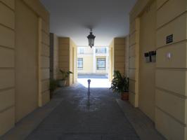 AMPLIO PISO EN EL CENTRO DE JEREZ. ¡PARA ENTRAR A VIVIR! INCLUYE PLAZA DE PARKING EN SUBTERRÁNEO. photo 0