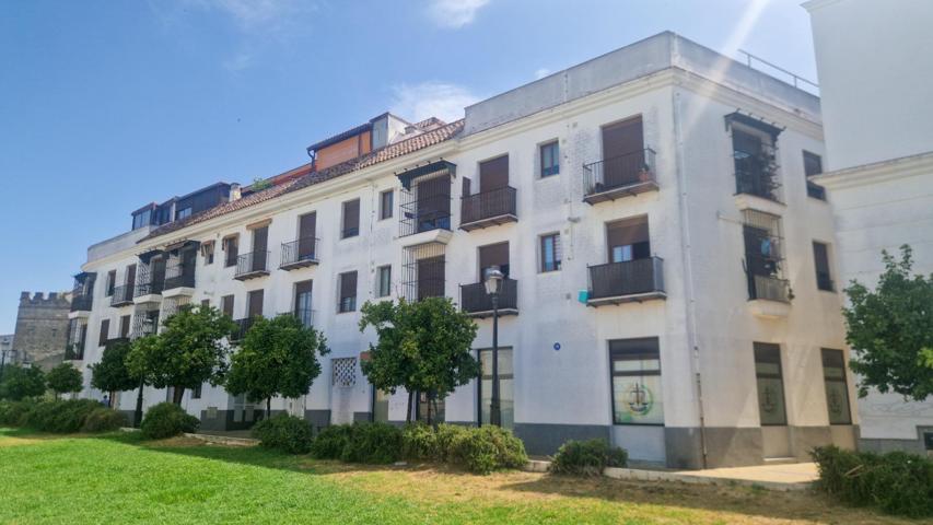 VIVIENDA EN URBANIZACIÓN PRIVADA CON PISCINA Y PARKING EN ZONA CENTRO. photo 0