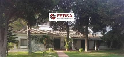 FERSA INMOBILIARIA OFRECE EN EXCLUSIVA CHALET EN VISTAHERMOSA CON PISCINA Y GRAN PARCELA photo 0