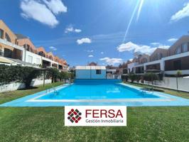 ADOSADA CON PISCINA COMUNITARIA EN VALLEALTO photo 0