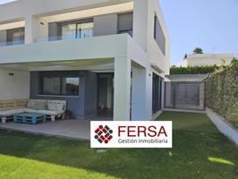 VISTAHERMOSA ALQUILER ANUAL SIN MUEBLES CHALET PAREADO photo 0