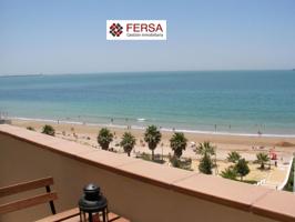 VIVIENDA EN PRIMERA LINEA DE PLAYA CON VISTAS AL MAR EN URB. EL MANANTIAL, EN ALQUILER ANUAL DISPONIBLE EN SEPTIEMBRE photo 0