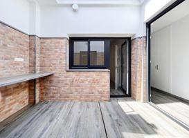IMPRESIONANTE CASA CON AMPLIO GARAJE Y AZOTEA CON ALTAS CALIDADES photo 0