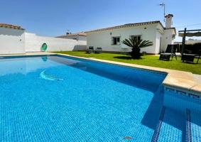 Exclusivo chalet a unos metros de la Playa de la Barrosa photo 0