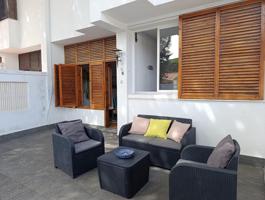 ¡Oportunidad única en la Playa de la Barrosa! Dúplex a solo 450 metros del mar photo 0