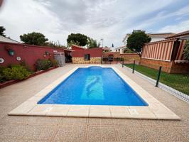 Chalet urbano con piscina en Las Rapaces photo 0