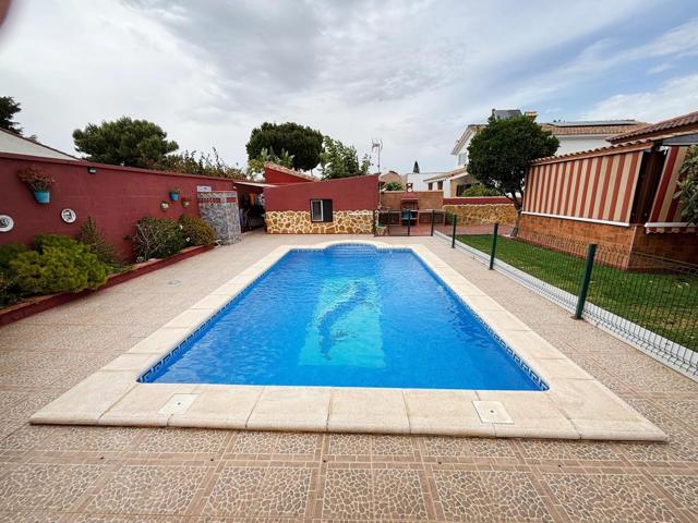 Chalet urbano con piscina en Las Rapaces photo 0