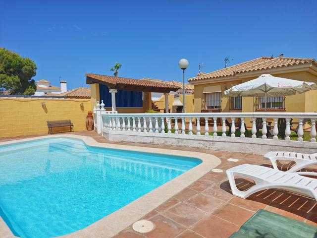 CHALET CON PISCINA EN SANCTI PETRI photo 0