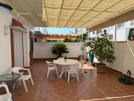 UNIFAMILIAR CON CUATRO DORMITORIOS EN URBANIZACION CON PISCINA photo 0