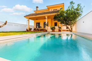 IMPRESIONANTE CHALET EN EL CAMPITO CON PISCINA photo 0
