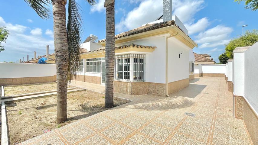 OPORTUNIDAD!!, CHALET INDEPENDIENTE CON PARCELA 450 M2, ZONA LAGUNA DE TORROX, JEREZ. photo 0