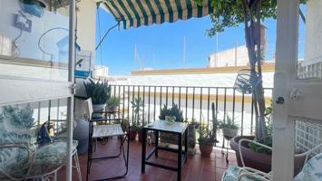 SE VENDE AMPLIO PISO DE 145 M2 EN EL CORAZON DE JEREZ. NEGOCIABLE photo 0