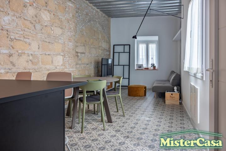 ¡¡EXCLUSIVA!! INMEJORABLE  APARTAMENTO CENTRICO CON USO PRIVADO SOBRE UNA ZONA UBICADA EN LA AZOTEA . BARRIO DE SANTIAGO. photo 0
