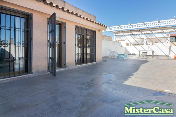 EXCLUSIVA: ático duplex zona centro VPO (4 dormitorios, Solarium 130m, terraza acristalada, garaje y trastero) photo 0