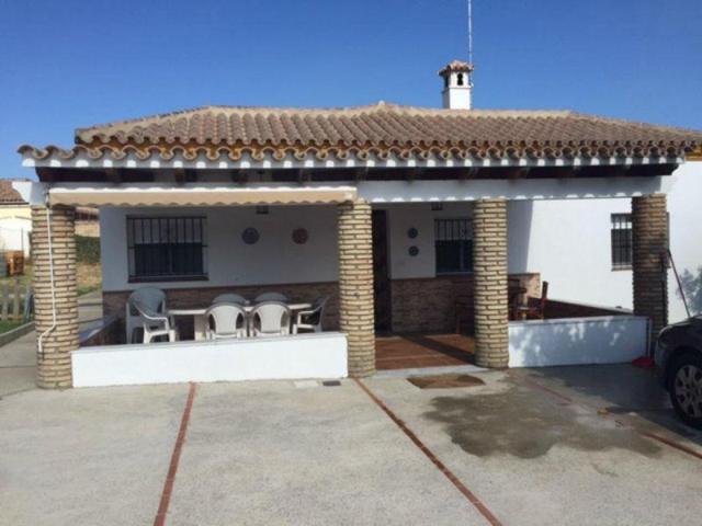 Chalet de 3 dormitorios y piscina en la Rana Verde photo 0