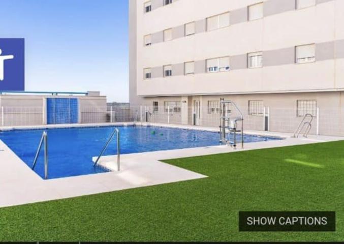 Amplio piso en Ronda del EStero con 2 plazas de garaje, piscina comunitaria photo 0