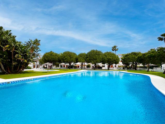 Apartamento en planta baja a 700 m2 de la playa La Barrosa photo 0