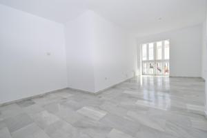 Piso de 3 dormitorios y 2 baños en el Centro photo 0