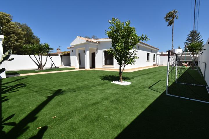 Chalet URBANO de 3 dormitorios y piscina en Las Menuditas photo 0