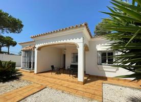 Chalet con piscina en el Pago Melilla photo 0