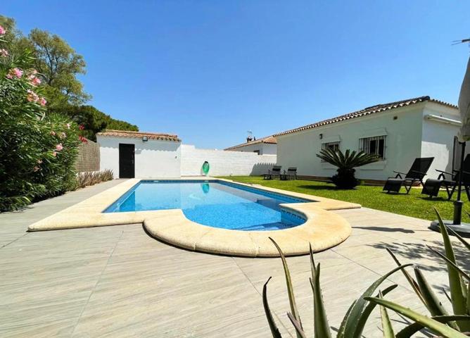 Chalet con piscina en el Pago Melilla photo 0