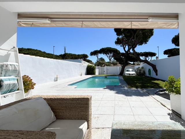 Chalet pareado con piscina a 800 metros de la playa La Barrosa photo 0