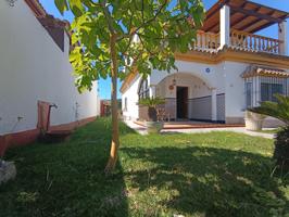 Chalet de 4 dormitorios en Costa Sancti Petri photo 0