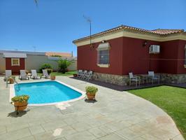 Chalet con piscina en el Sotillo photo 0