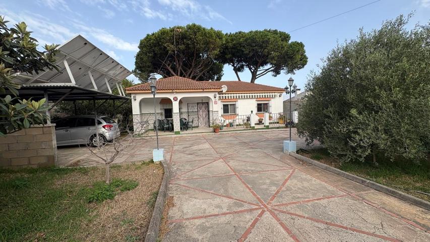 Chalet de 3 dormitorios y piscina en La rana verde photo 0