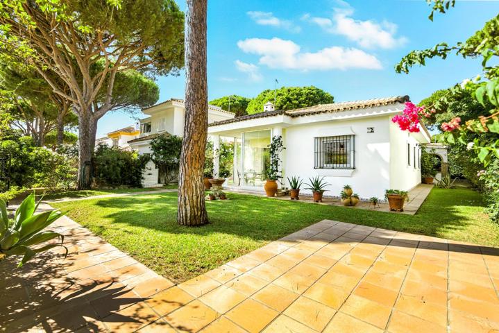 Chalet de 3 dormitorios en Costa Sancti Petri photo 0