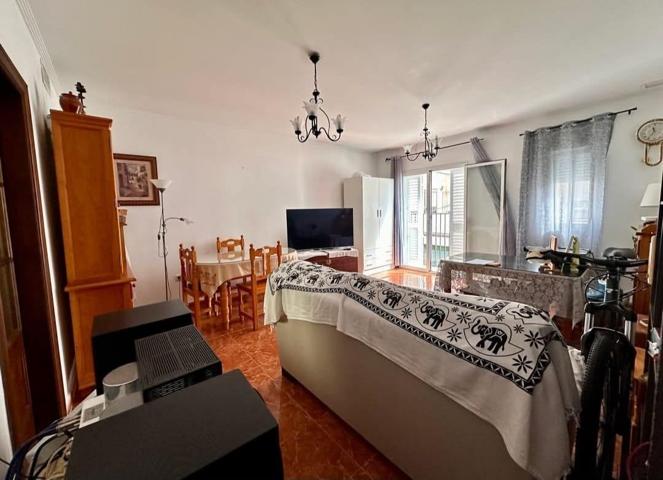 Piso en Fuenteamarga de tres dormitorios y dos baños. Casa en primera planta photo 0