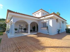 ENCANTADOR CHALET INDEPENDIENTE CERCA DE LA PLAYA DE LA BARROSA photo 0