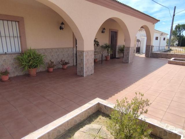 ¡Gran oportunidad en Jerez! Finca de 5 hectáreas con suelo urbano y viviendas en La Ina photo 0