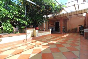 CASA DE UNA PLANTA CON JARDIN photo 0