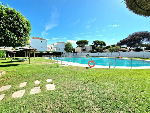 Piso en venta en El Pinar de la Almadraba – Rota photo 0