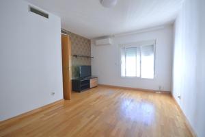 SE VENDE PISO EN BDA LAS PALMERAS, ZONA DELICIAS photo 0