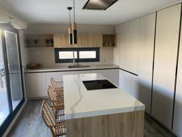 🏡 Alquiler de moderna casa en urbanización privada — 2.000 €-mes photo 0