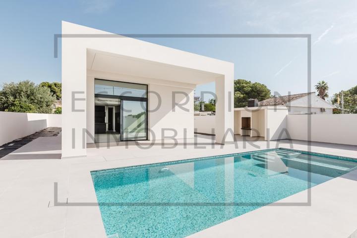 Fantástico chalet nuevo a estrenar en venta en Urbanización La Sima photo 0