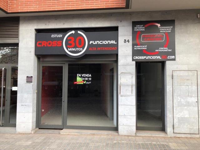 Venta local comercial en Sabadell photo 0